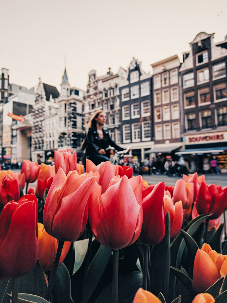 What to Wear to Amsterdam in the Spring - Outfits For Travel
